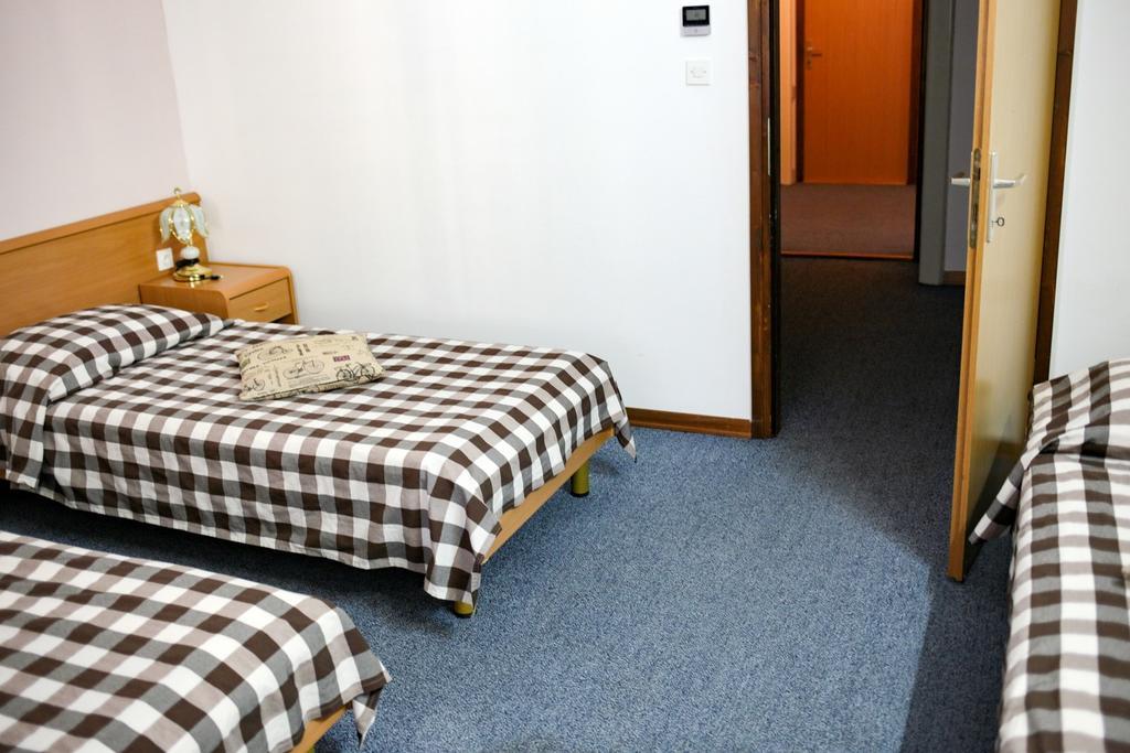 Hotel Veli Joze Póla Kültér fotó