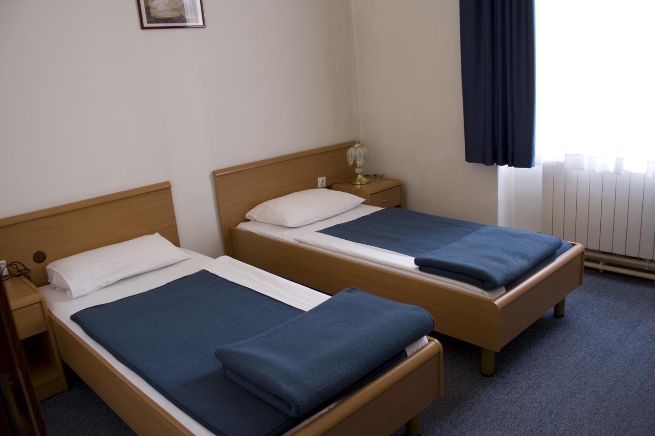 Hotel Veli Joze Póla Kültér fotó